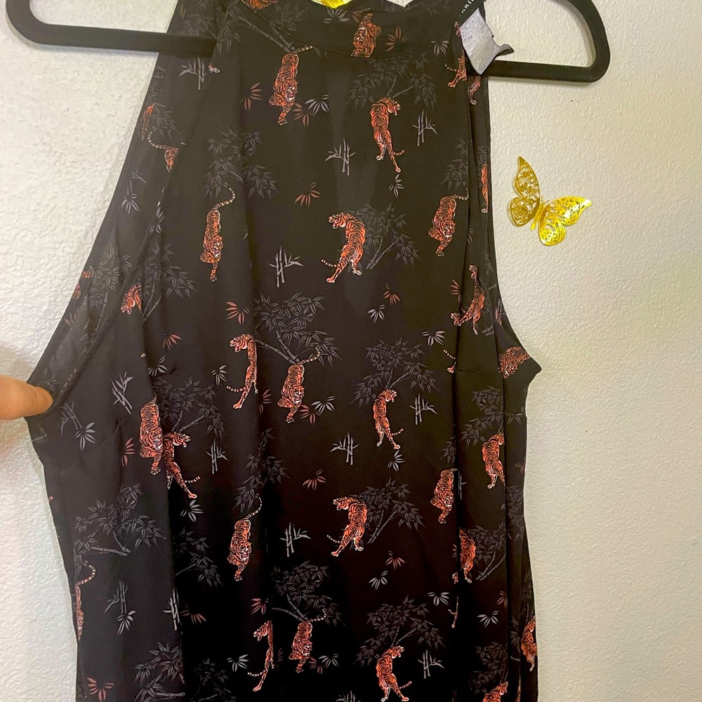 Torrid Chiffon Tiger Print Goddess Tank w/ back neck tie/cut out. SZ 1X or 14/16